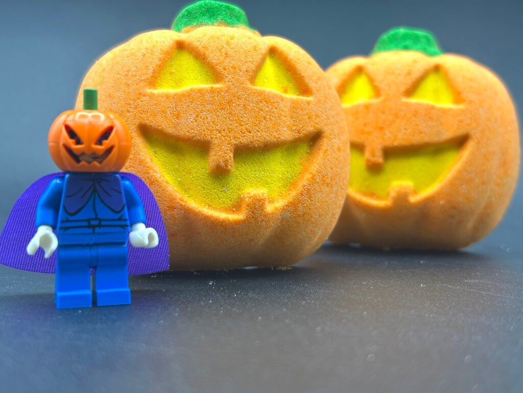 🎃 Jack O'Lantern Kids Bath Bomb with Pumpkinhead Minifigure Toy Inside - Berwyn Betty's Bath & Body Shop