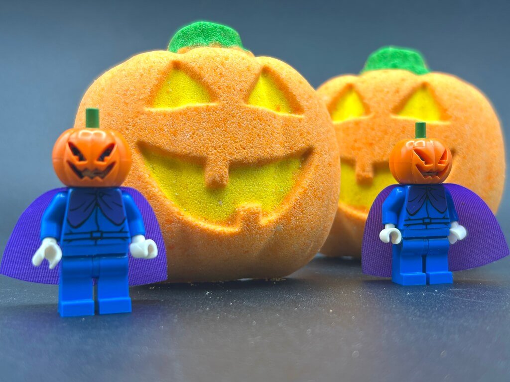 🎃 Jack O'Lantern Kids Bath Bomb with Pumpkinhead Minifigure Toy Inside - Berwyn Betty's Bath & Body Shop