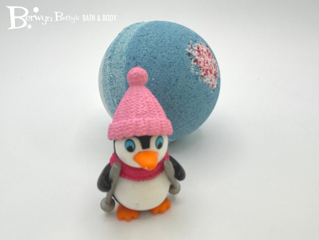 LIMITED EDITION WINTER PENGUIN Kids Bath Bomb with Toy