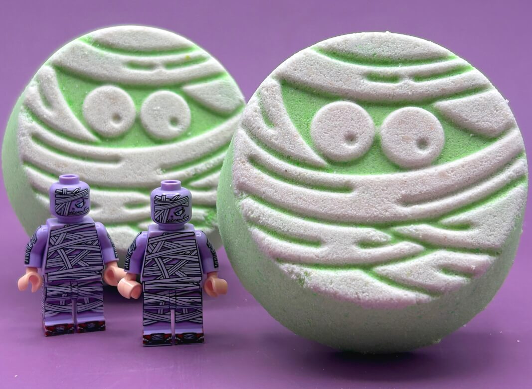 🧟‍♂️ Mummy Face Kids Bath Bomb with Mummy Minifigure Toy Inside - Berwyn Betty's Bath & Body Shop