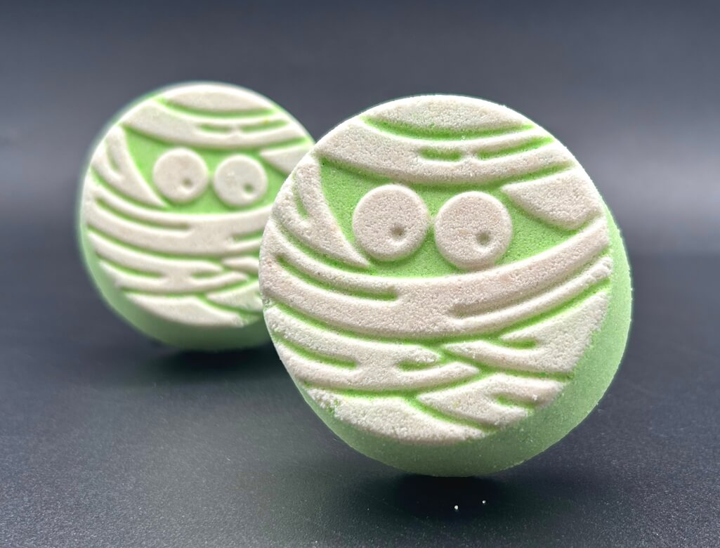 🧟‍♂️ Mummy Face Kids Bath Bomb with Mummy Minifigure Toy Inside - Berwyn Betty's Bath & Body Shop