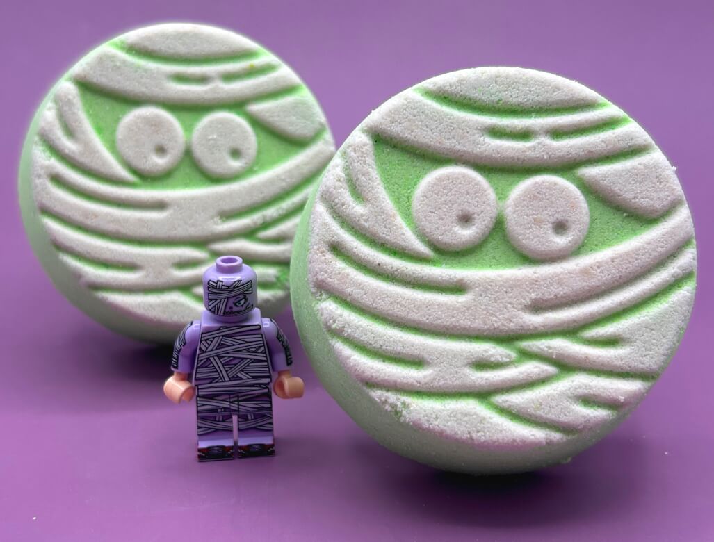 🧟‍♂️ Mummy Face Kids Bath Bomb with Mummy Minifigure Toy Inside - Berwyn Betty's Bath & Body Shop