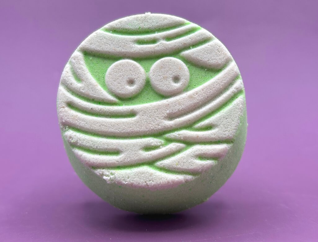 🧟‍♂️ Mummy Face Kids Bath Bomb with Mummy Minifigure Toy Inside - Berwyn Betty's Bath & Body Shop