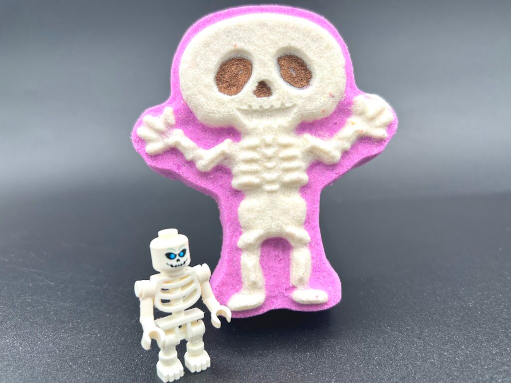 💀 Skeleton Kids Bath Bomb – With Skeleton Minifigure Surprise Inside! - Berwyn Betty's Bath & Body Shop