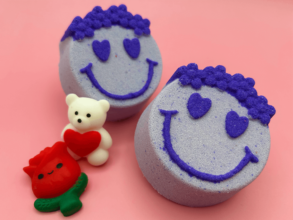 SMILEY VALENTINE Kids Bath Bomb with Valentine Themed Mochi Toy Inside - Berwyn Betty's Bath & Body Shop