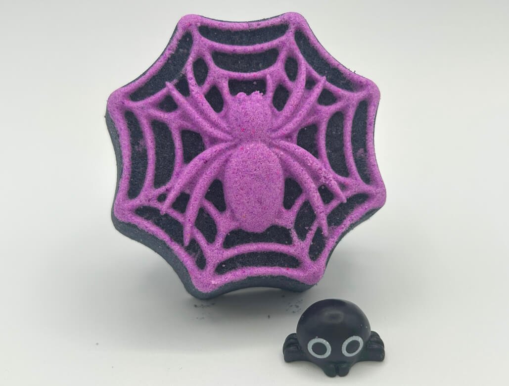 🕸️ Spider Web Kids Bath Bomb with Cute Spider Toy Inside - Berwyn Betty's Bath & Body Shop