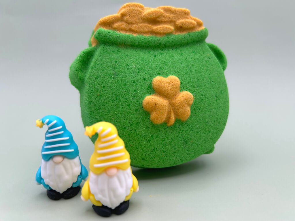 St Patrick's Pot O’Gold Kids Bath Bomb with Gnome Toy Inside - Berwyn Betty's Bath & Body Shop