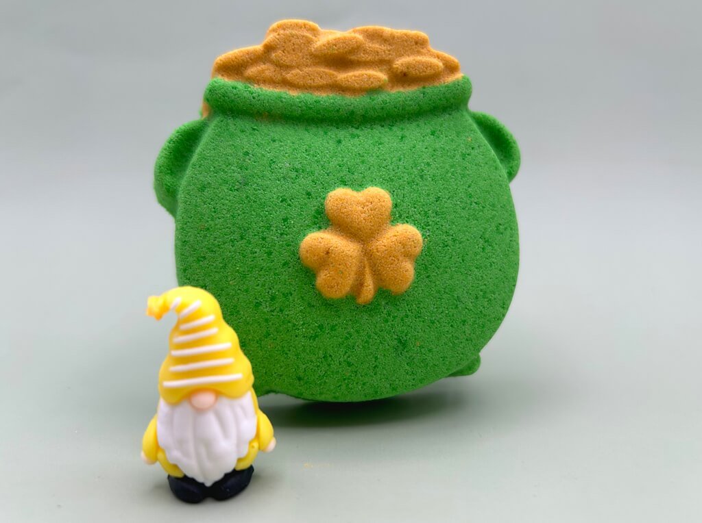 St Patrick's Pot O’Gold Kids Bath Bomb with Gnome Toy Inside - Berwyn Betty's Bath & Body Shop