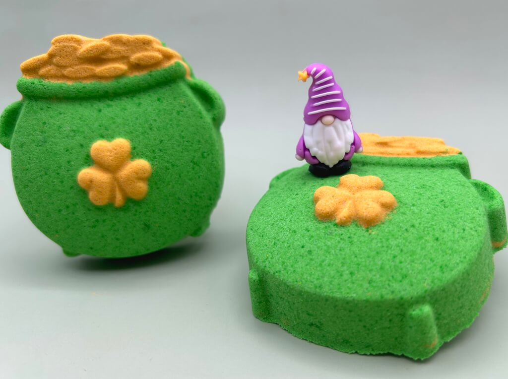 St Patrick's Pot O’Gold Kids Bath Bomb with Gnome Toy Inside - Berwyn Betty's Bath & Body Shop