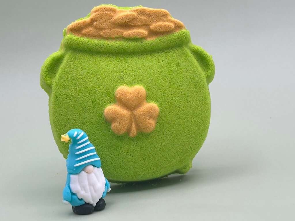 St Patrick's Pot O’Gold Kids Bath Bomb with Gnome Toy Inside - Berwyn Betty's Bath & Body Shop