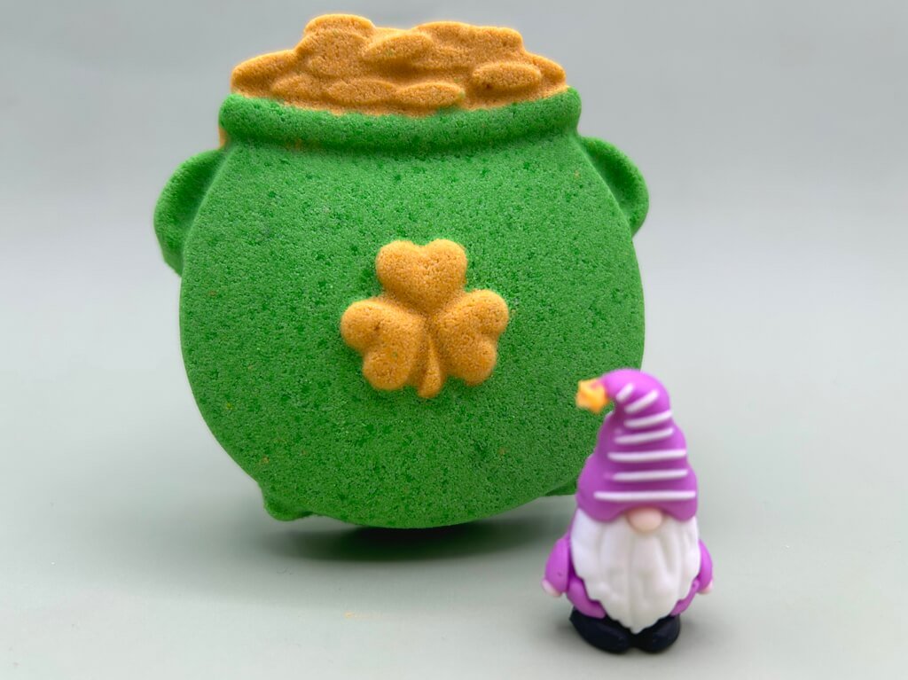 St Patrick's Pot O’Gold Kids Bath Bomb with Gnome Toy Inside - Berwyn Betty's Bath & Body Shop