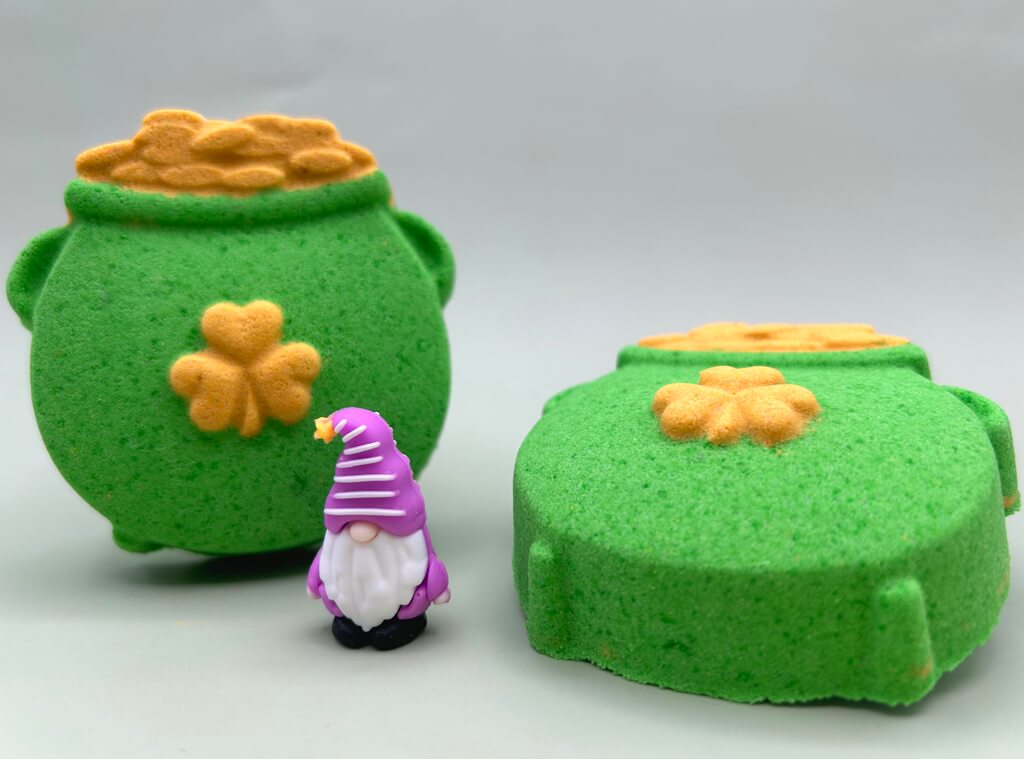 St Patrick's Pot O’Gold Kids Bath Bomb with Gnome Toy Inside - Berwyn Betty's Bath & Body Shop