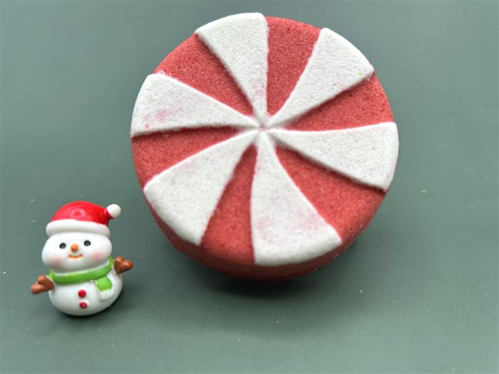 Starlight Mint Kids Bath Bomb with Holiday Snowman Inside - Berwyn Betty's Bath & Body Shop