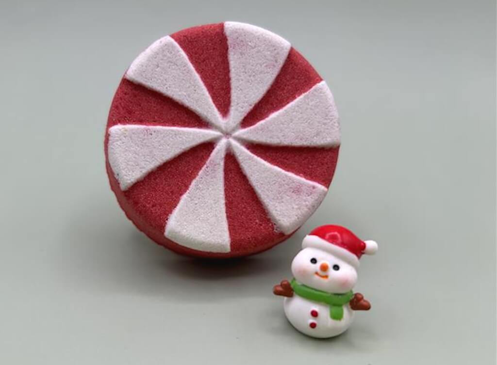 Starlight Mint Kids Bath Bomb with Holiday Snowman Inside - Berwyn Betty's Bath & Body Shop