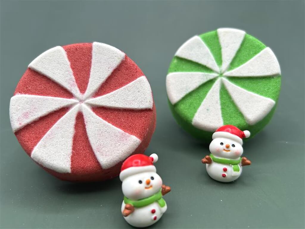 Starlight Mint Kids Bath Bomb with Holiday Snowman Inside - Berwyn Betty's Bath & Body Shop