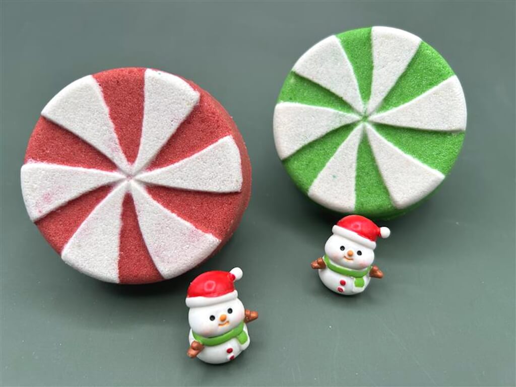 Starlight Mint Kids Bath Bomb with Holiday Snowman Inside - Berwyn Betty's Bath & Body Shop