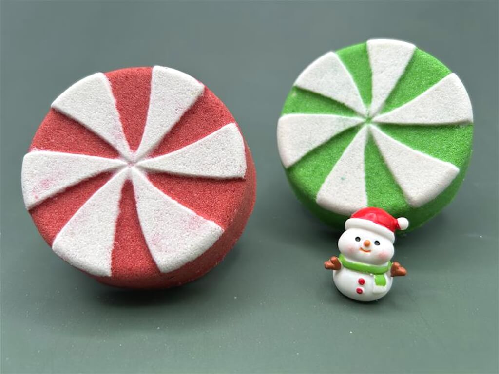 Starlight Mint Kids Bath Bomb with Holiday Snowman Inside - Berwyn Betty's Bath & Body Shop