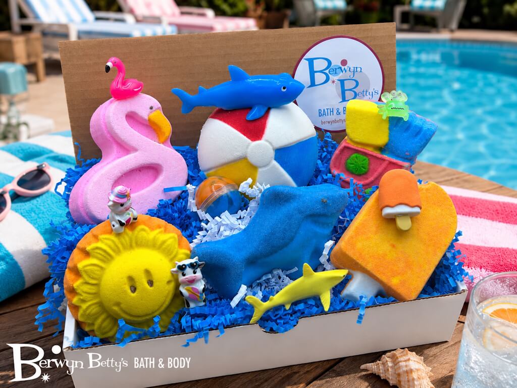 SUMMER SPLASH Beach & Pool Party Kids Bath Bomb Gift Box with Toys Inside - 6 ct - Berwyn Betty's Bath & Body Shop