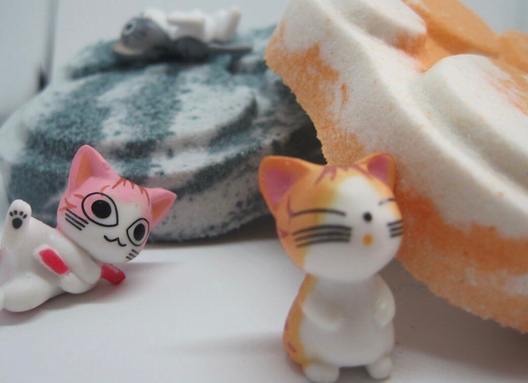 Cat Paw Print Bath Bomb with Toy Inside - Berwyn Betty's Bath & Body Shop