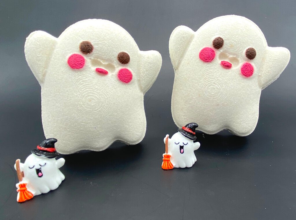 Chunky Ghost with Ghost Figure Inside - Berwyn Betty's Bath & Body Shop