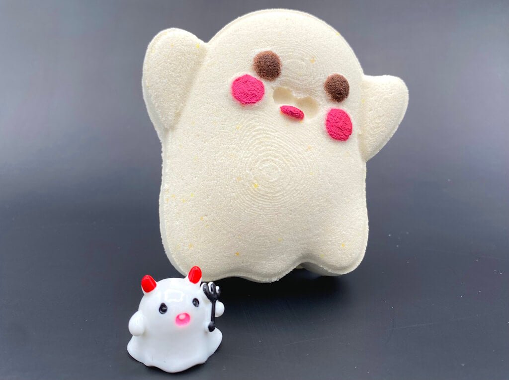 Chunky Ghost with Ghost Figure Inside - Berwyn Betty's Bath & Body Shop