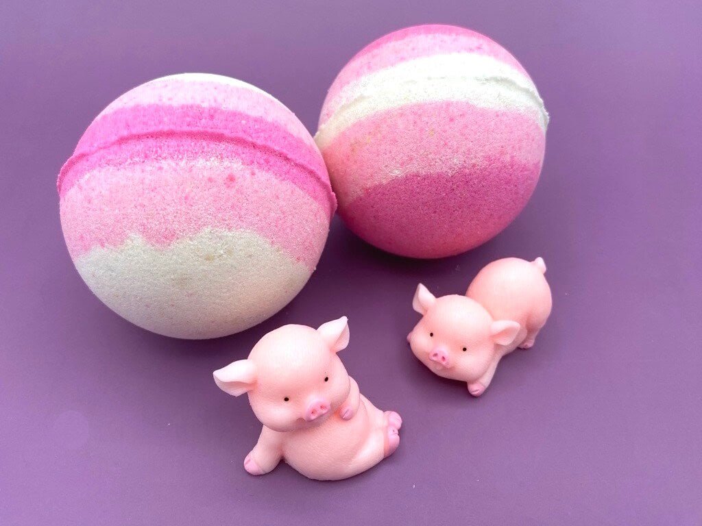 Wooly Bomba しなるビーター [もふもふピンク] 新品直輸入1本 残4 Piggy Kids Bath Bomb with Pig Toy Inside